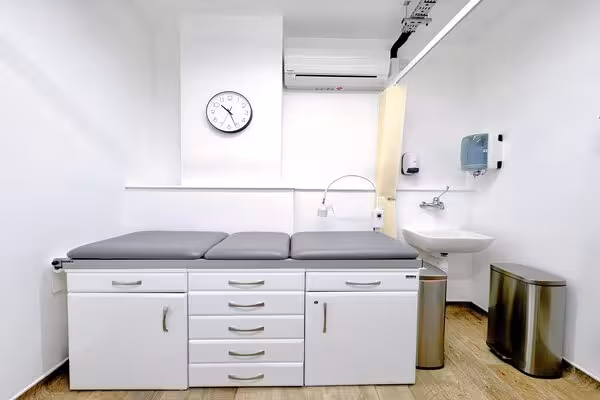 Kings cross clinic room 2